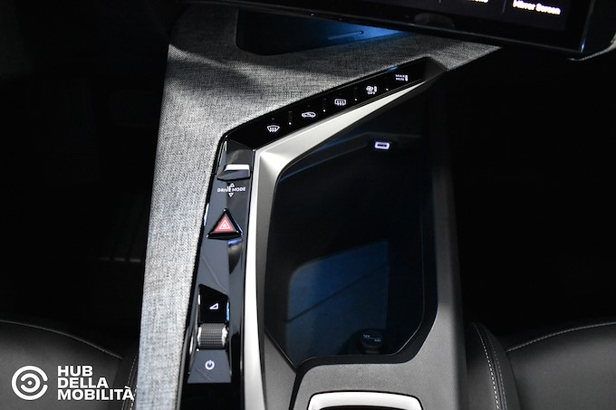 PEUGEOT 3008 Hybrid 136 e-DCS6 Allure